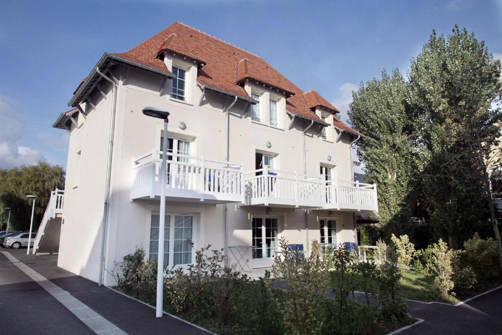 Residence Odalys Le Domaine Des Dunettes Cabourg Exterior foto